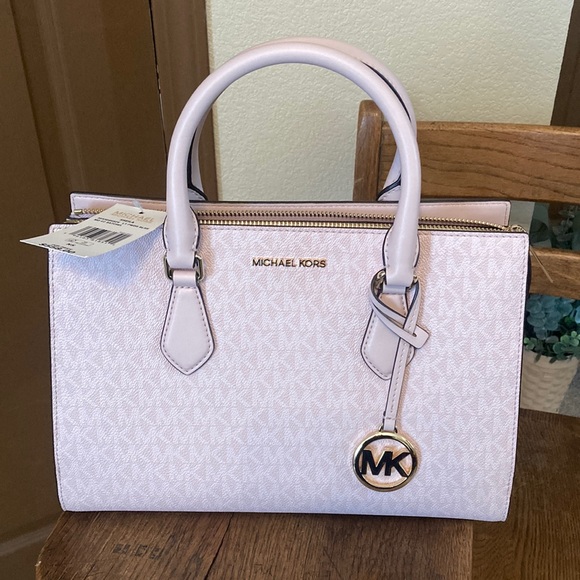 Michael Kors Handbags - NWT Michael Kors Sheila Medium Center Zip Satchel Crossbody Bag